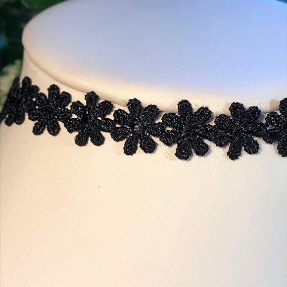 Girls Choker Necklace - Picture 2 of 5